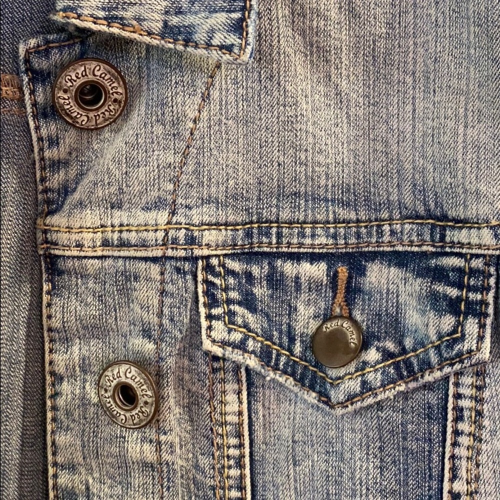 Red Camel Cropped Denim Jean Jacket - Picture 3 of 4